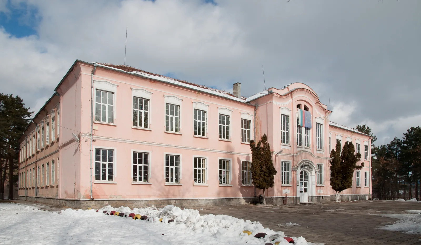 Долна баня