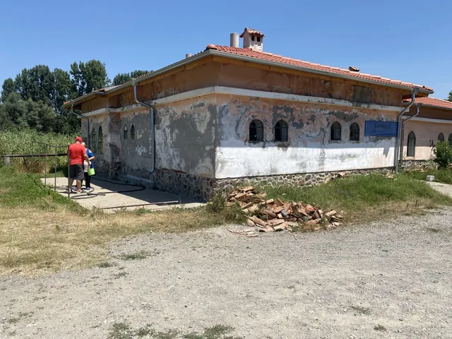 Общинската баня-пералня в Невестино, ъглов изглед.